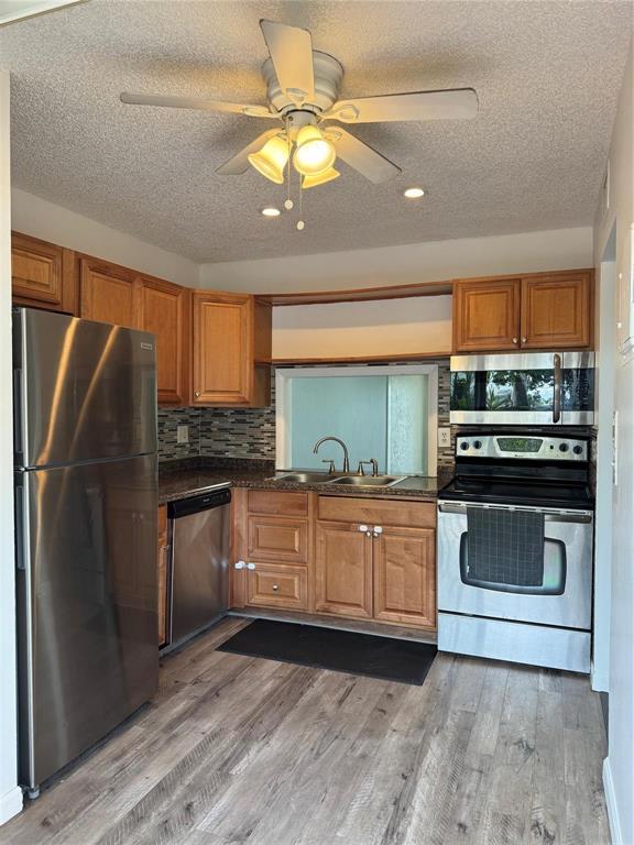 LAKEWOOD EAST SEC 1 - Residential Lease