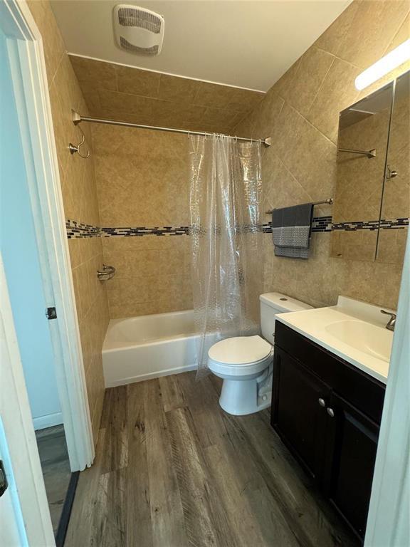 LAKEWOOD EAST SEC 1 - Residential Lease