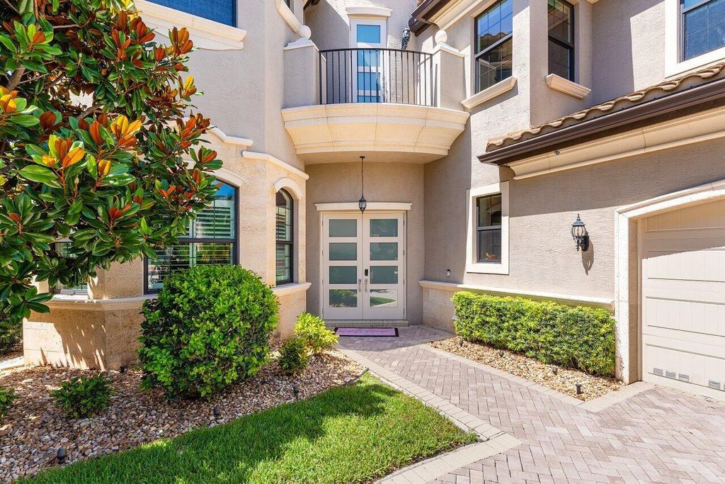 Photo of 8199 Lost Creek Lane, Delray Beach, FL 33446 (MLS # R11102924)