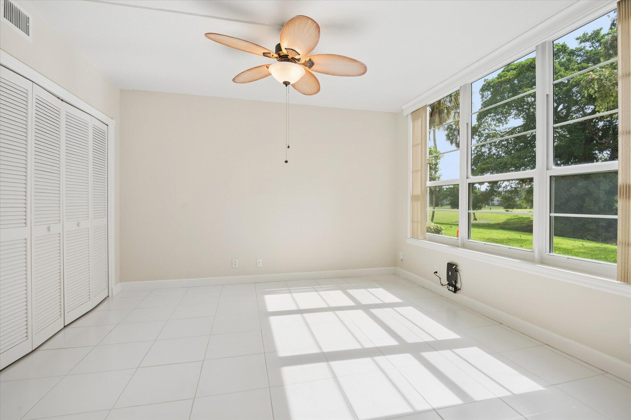 NO 123 PALM-AIRE COUNTRY CLUB - Residential