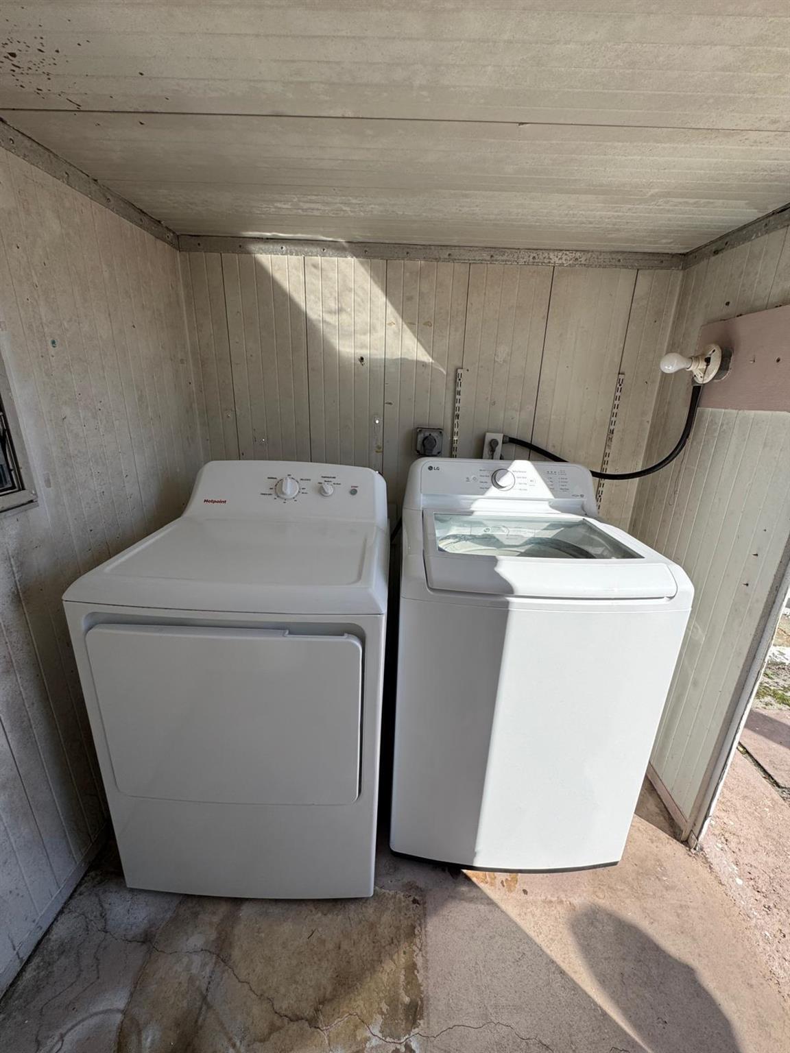 WOODBRIDGE MOBILE VILLAGE - Residential