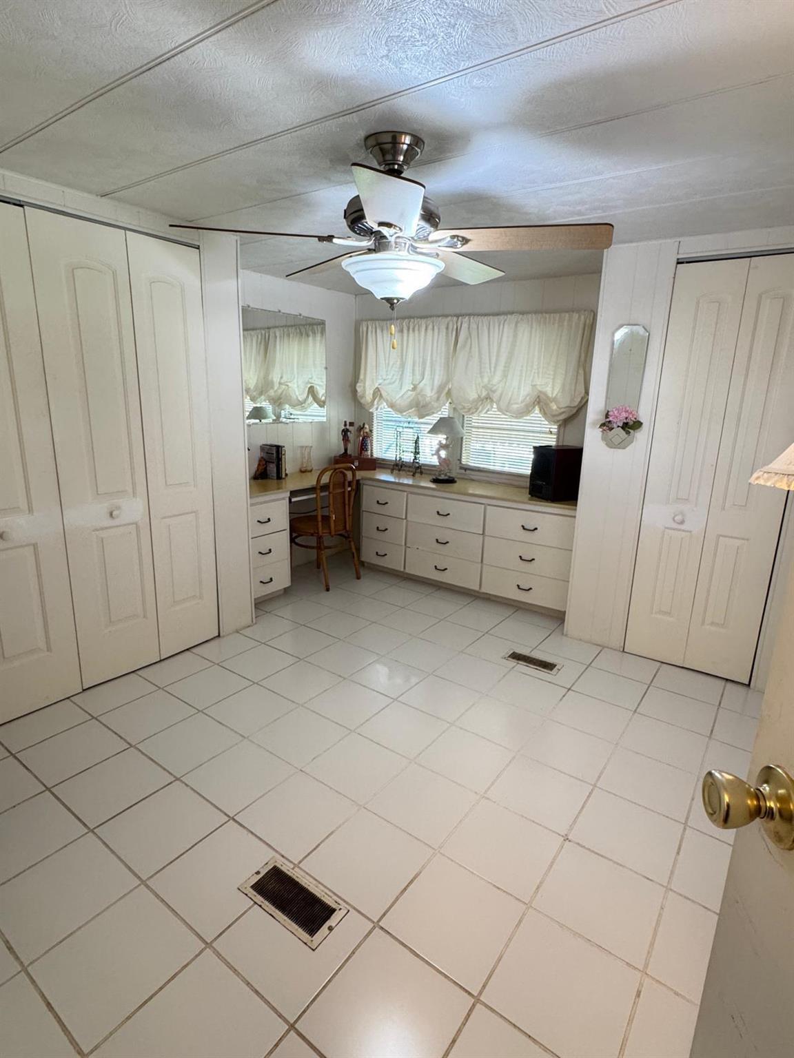 WOODBRIDGE MOBILE VILLAGE - Residential