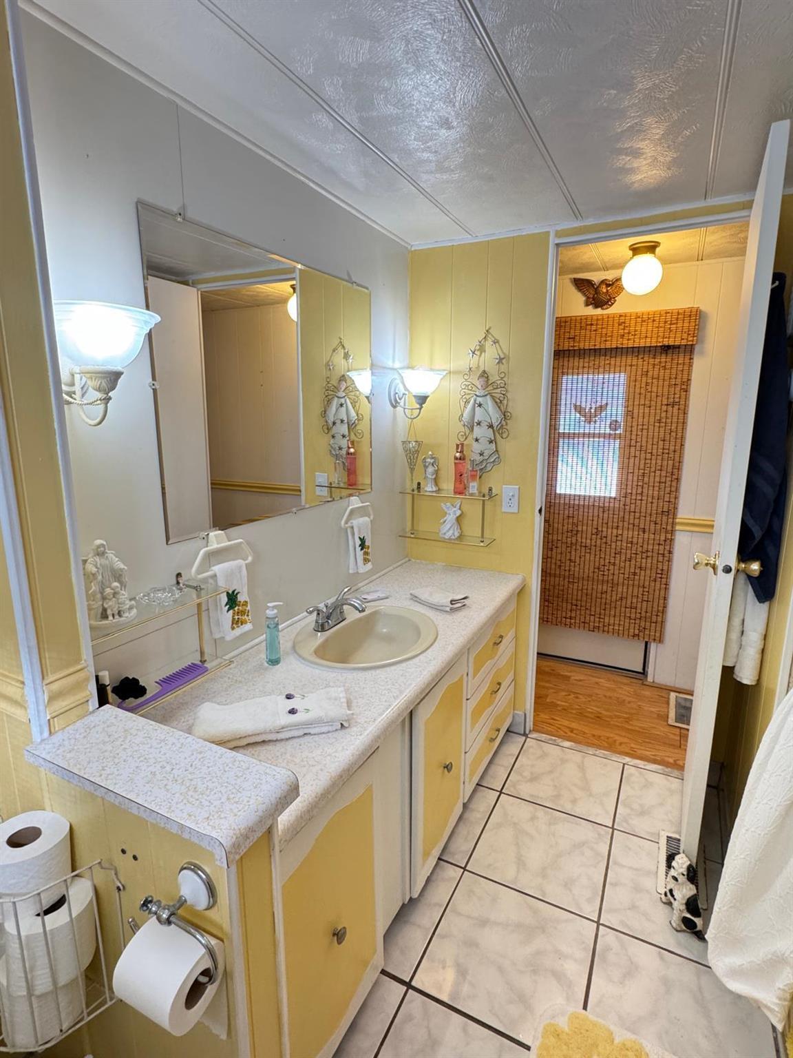 WOODBRIDGE MOBILE VILLAGE - Residential