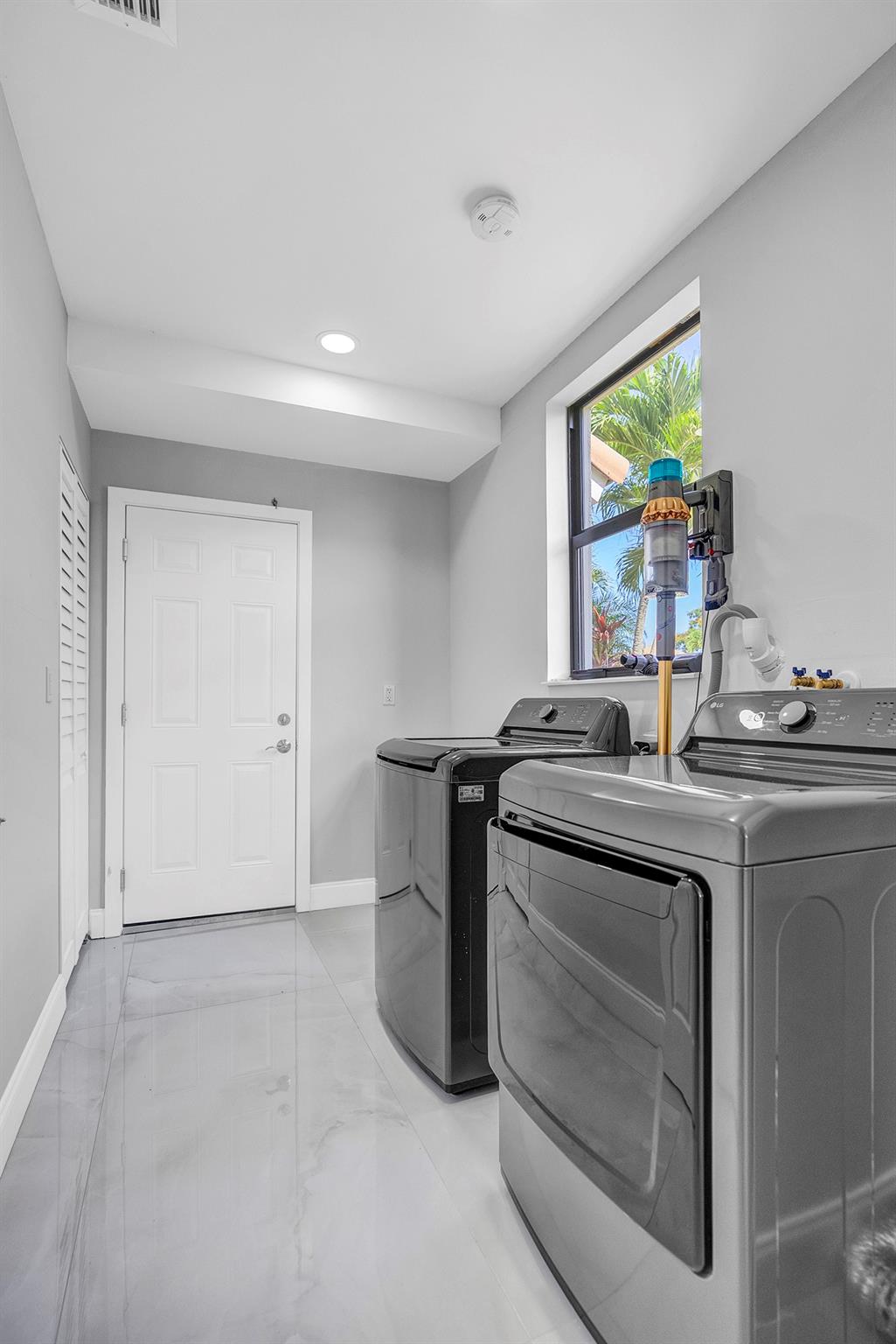 Parkland Isles - Residential Lease