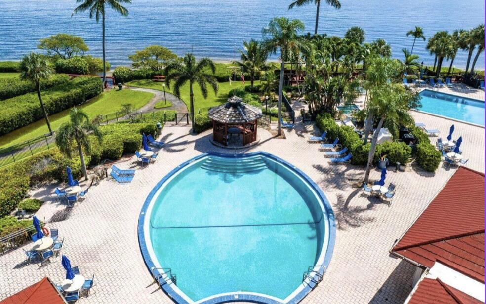 HALF MOON BAY CONDO - Residential