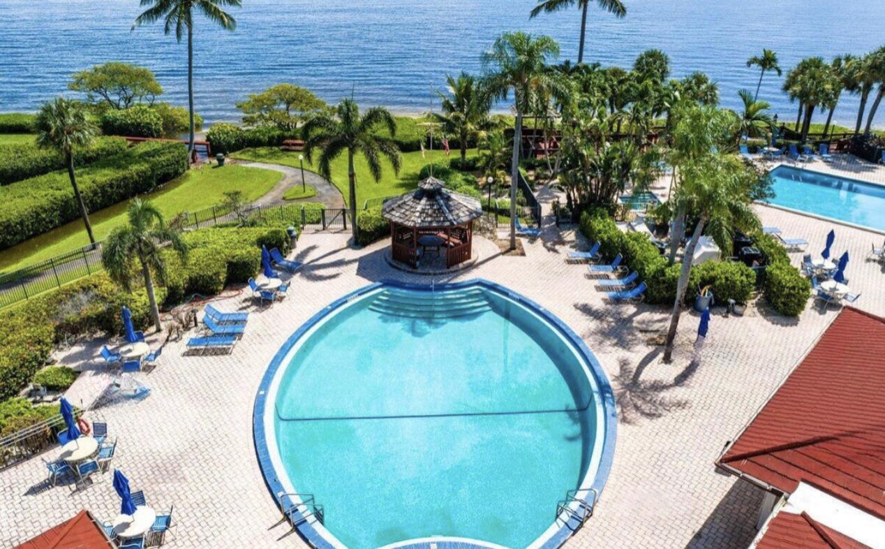 HALF MOON BAY CONDO - Residential