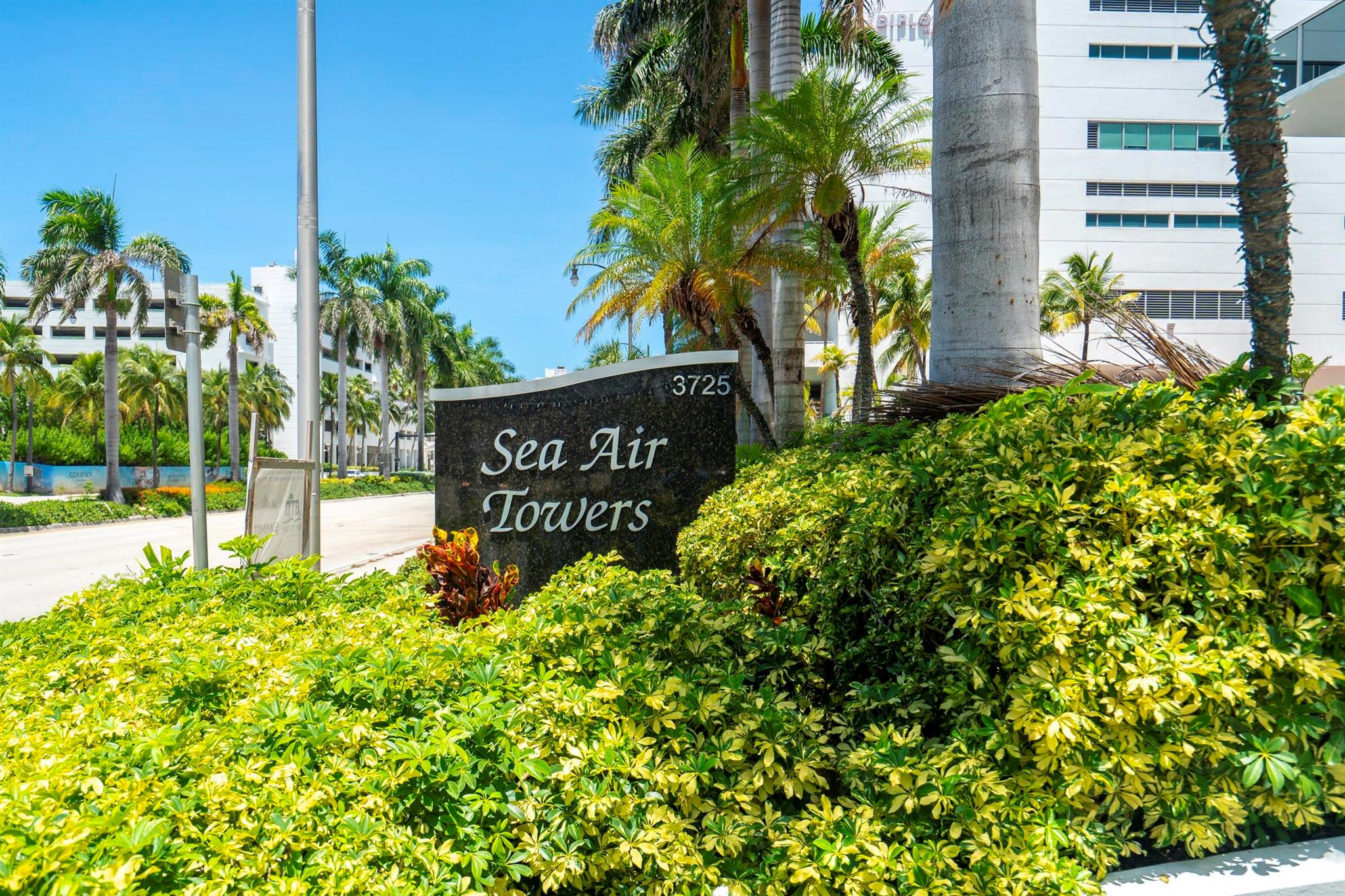 Hollywood, Florida 33019, United States, 1 Bedroom Bedrooms, ,2 BathroomsBathrooms,Residential,Active,209465