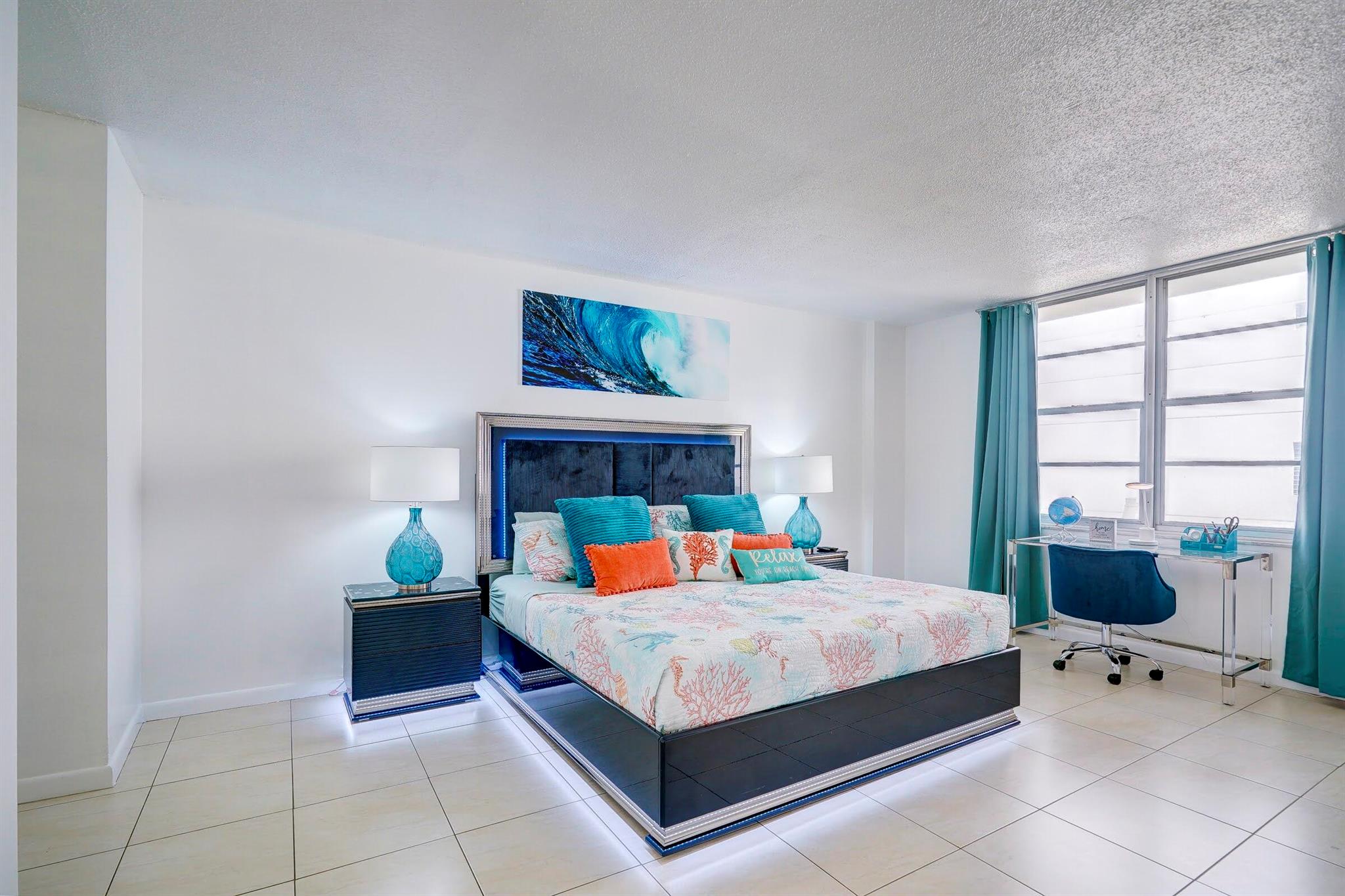 Hollywood, Florida 33019, United States, 1 Bedroom Bedrooms, ,2 BathroomsBathrooms,Residential,Active,209465