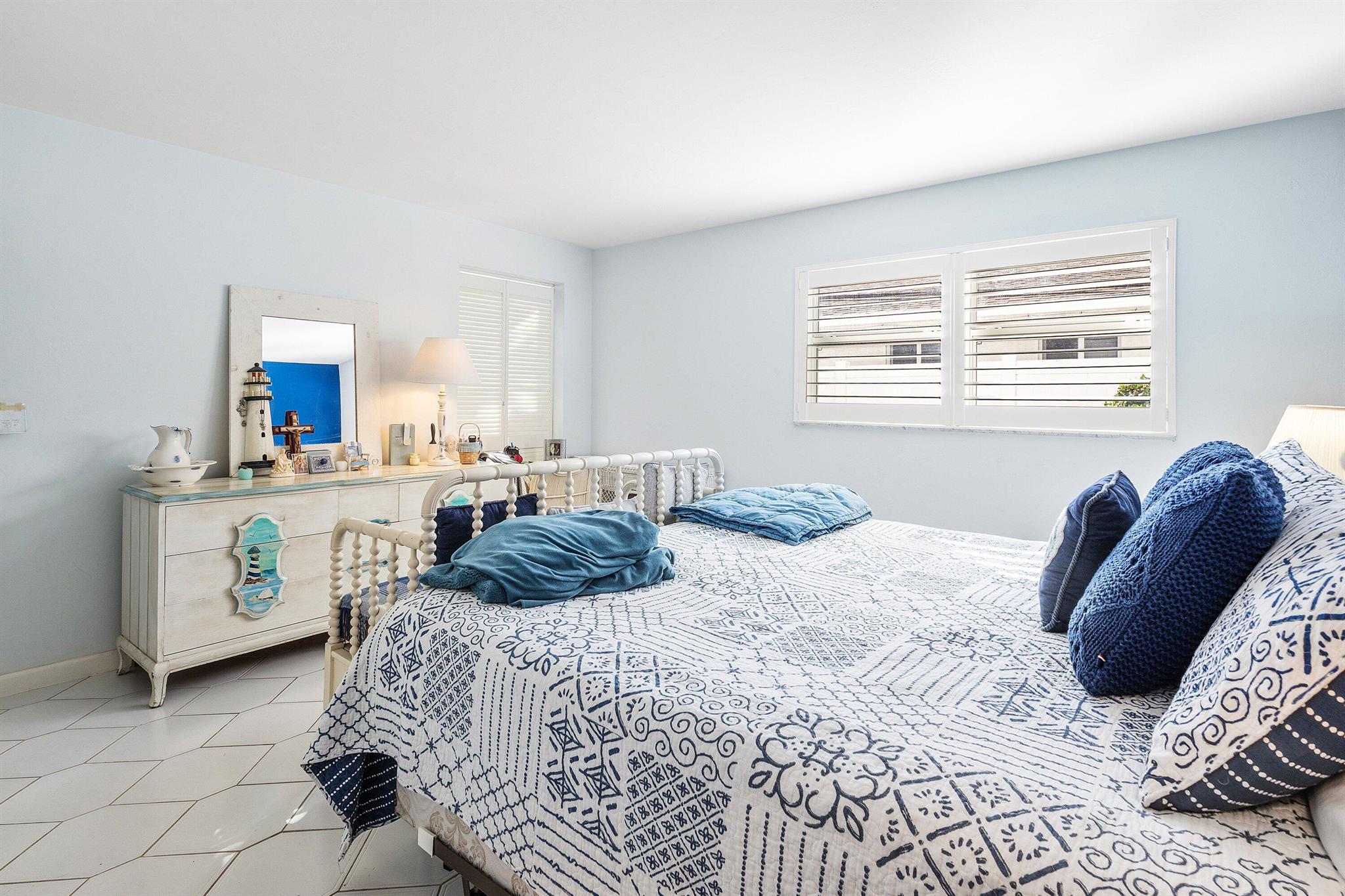 COLONIAL RIDGE CORP - Residential