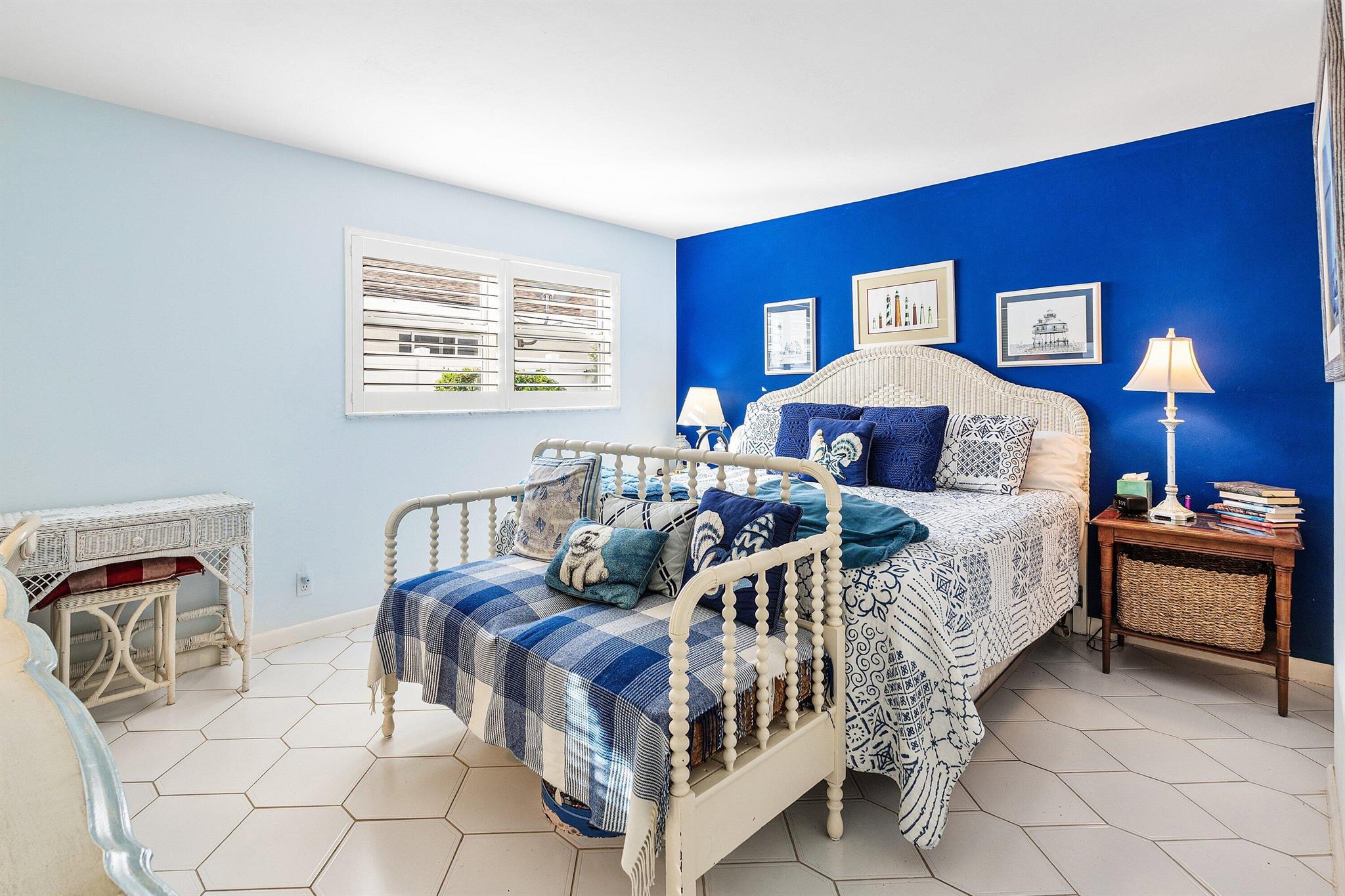 COLONIAL RIDGE CORP - Residential