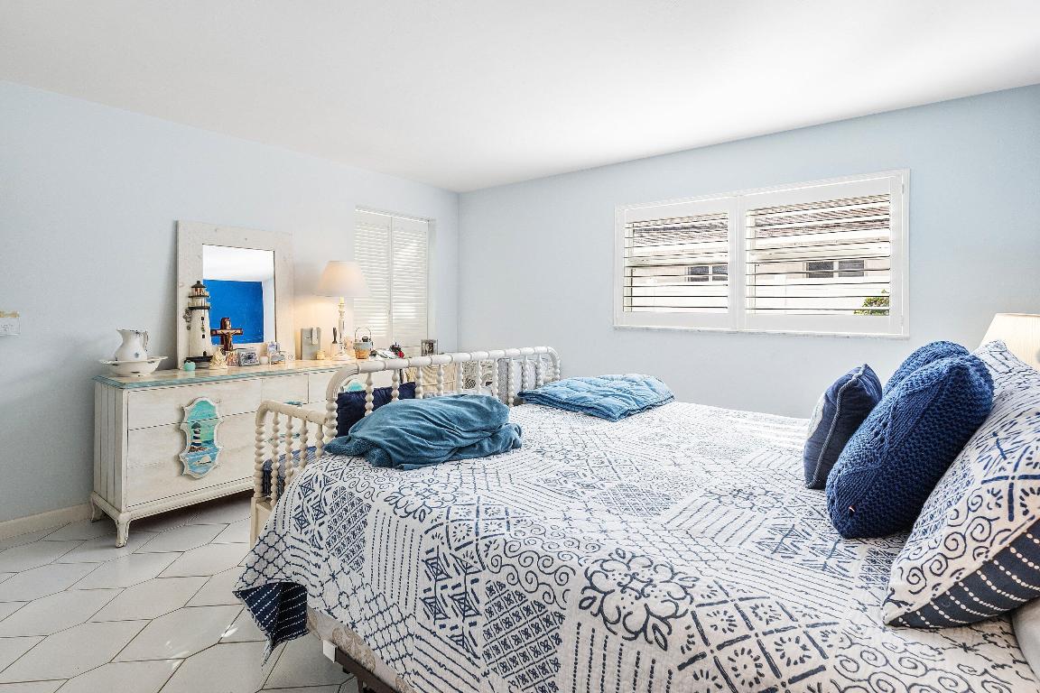 COLONIAL RIDGE CORP - Residential