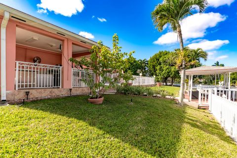 A home in Plantation