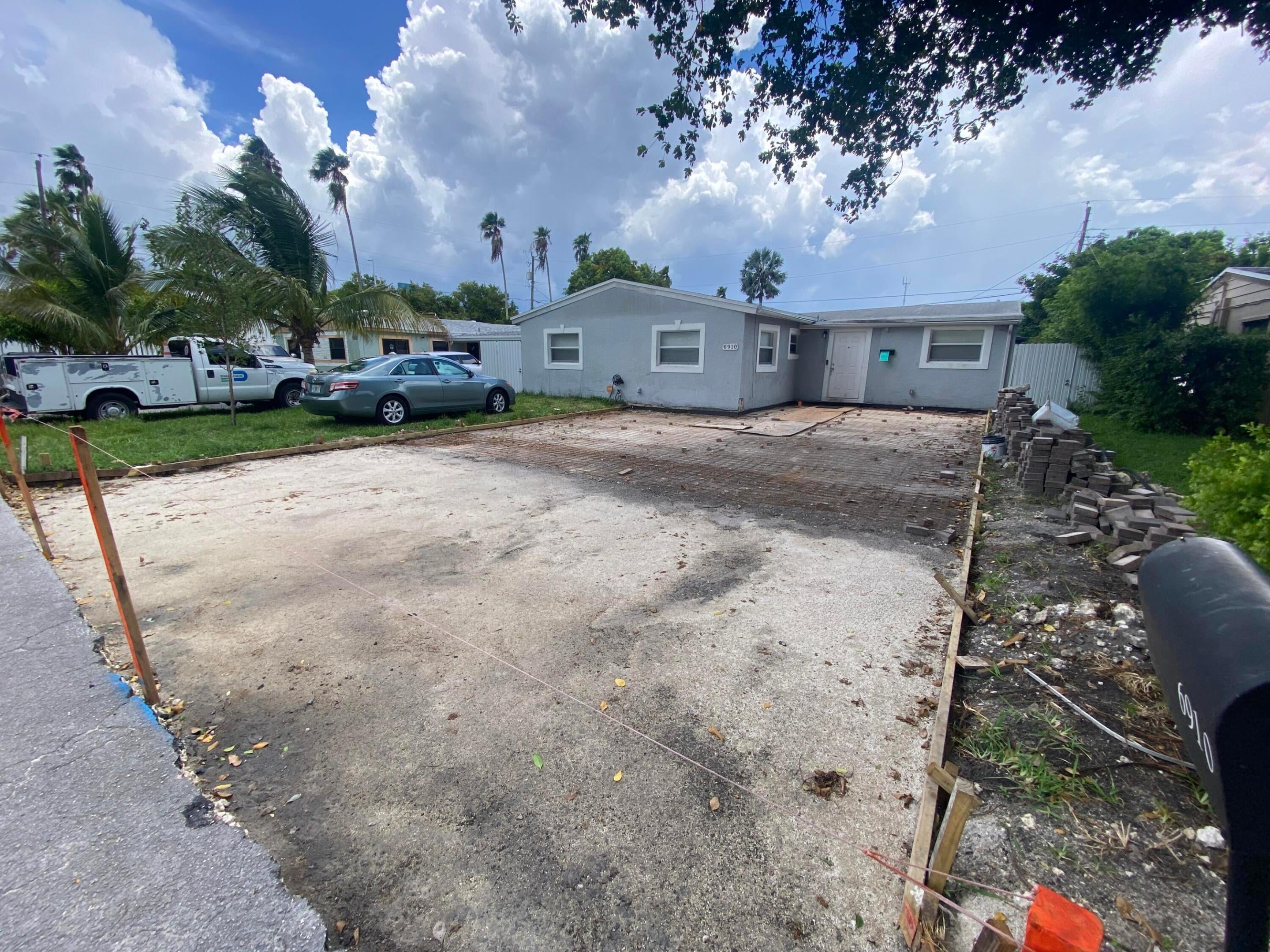 6910 SW 24TH Street