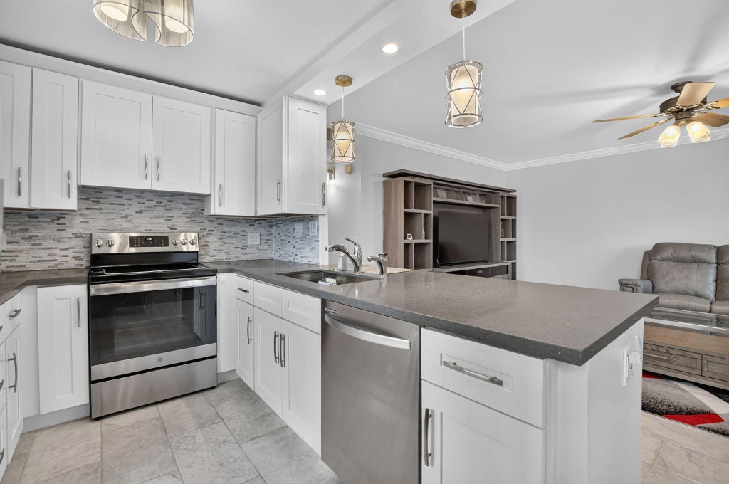 Photo of 385 BURGUNDY I, Delray Beach, FL 33484 (MLS # B26091863)
