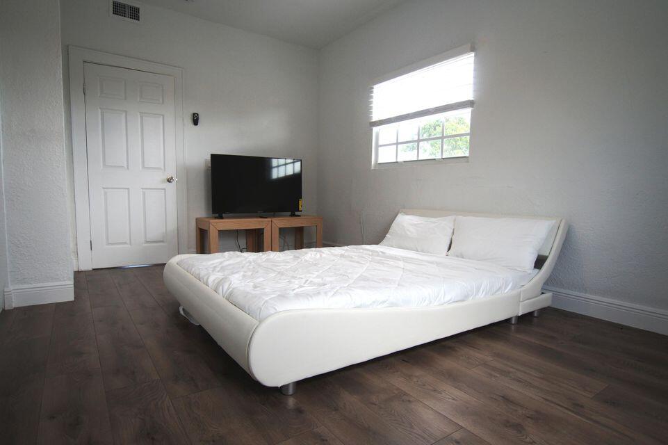 BOYNTON HEIGHTS - Residential Income