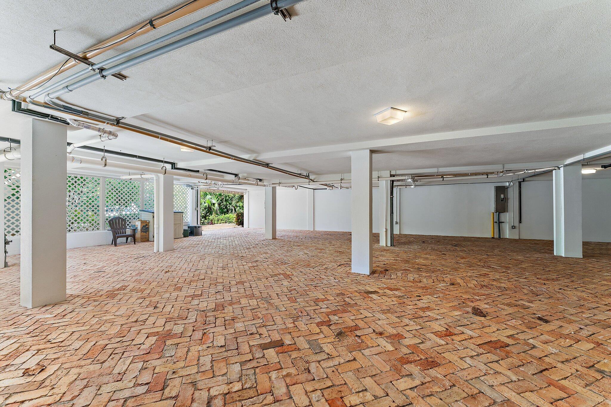 JUPITER ISLAND - Residential