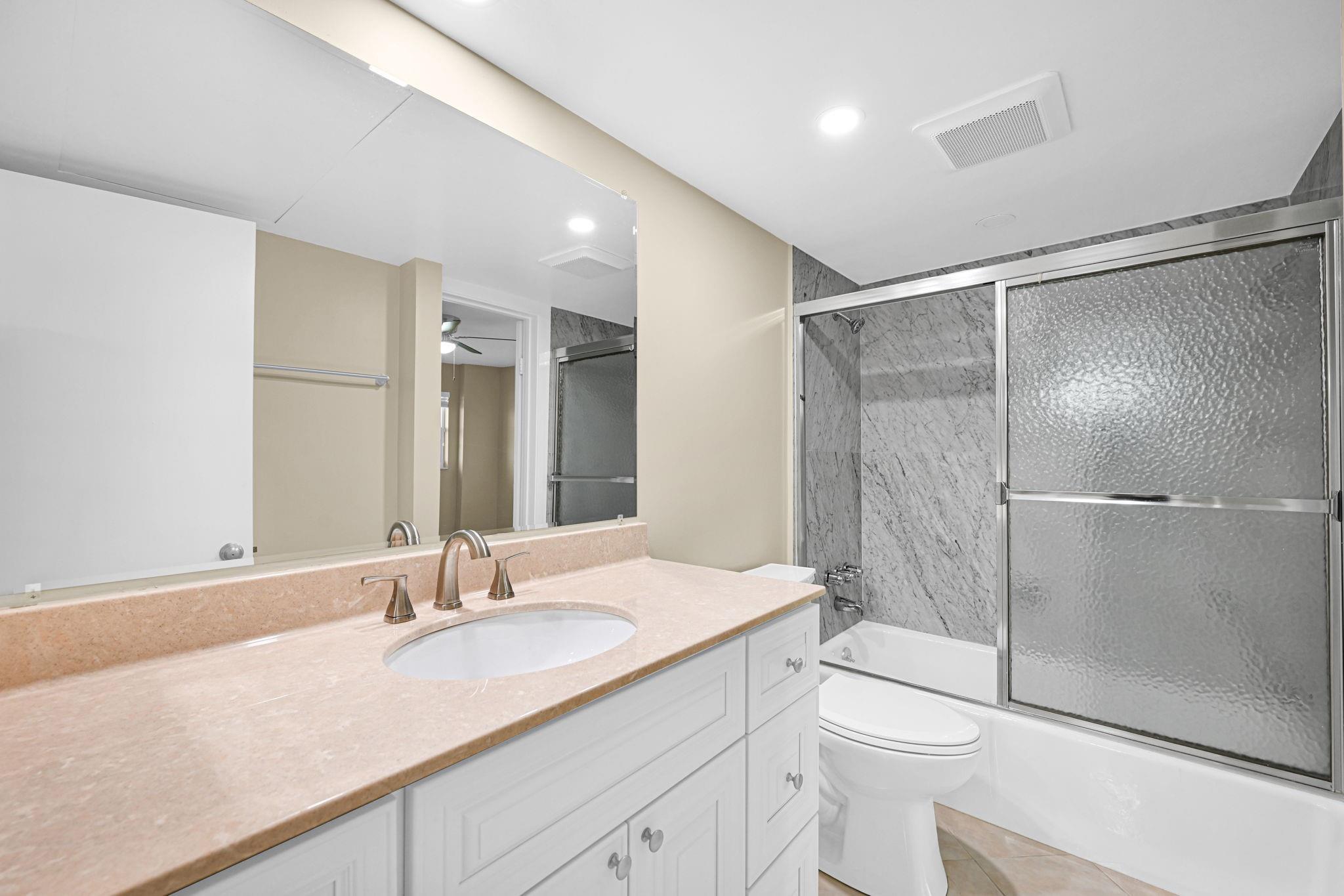 Hillsboro Colonnade Condo - Residential Lease