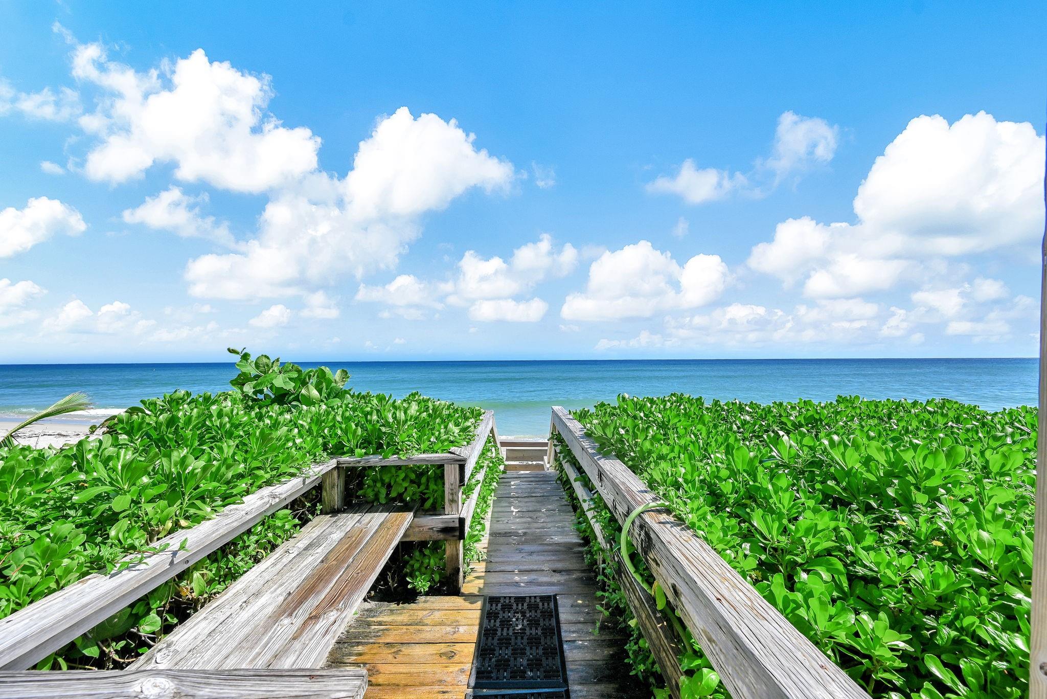 Hillsboro Colonnade Condo - Residential Lease