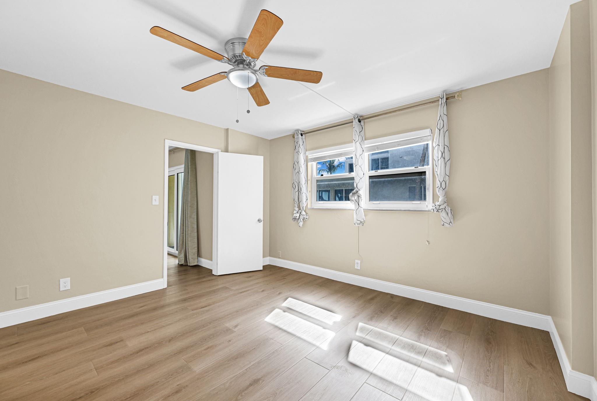 Hillsboro Colonnade Condo - Residential Lease