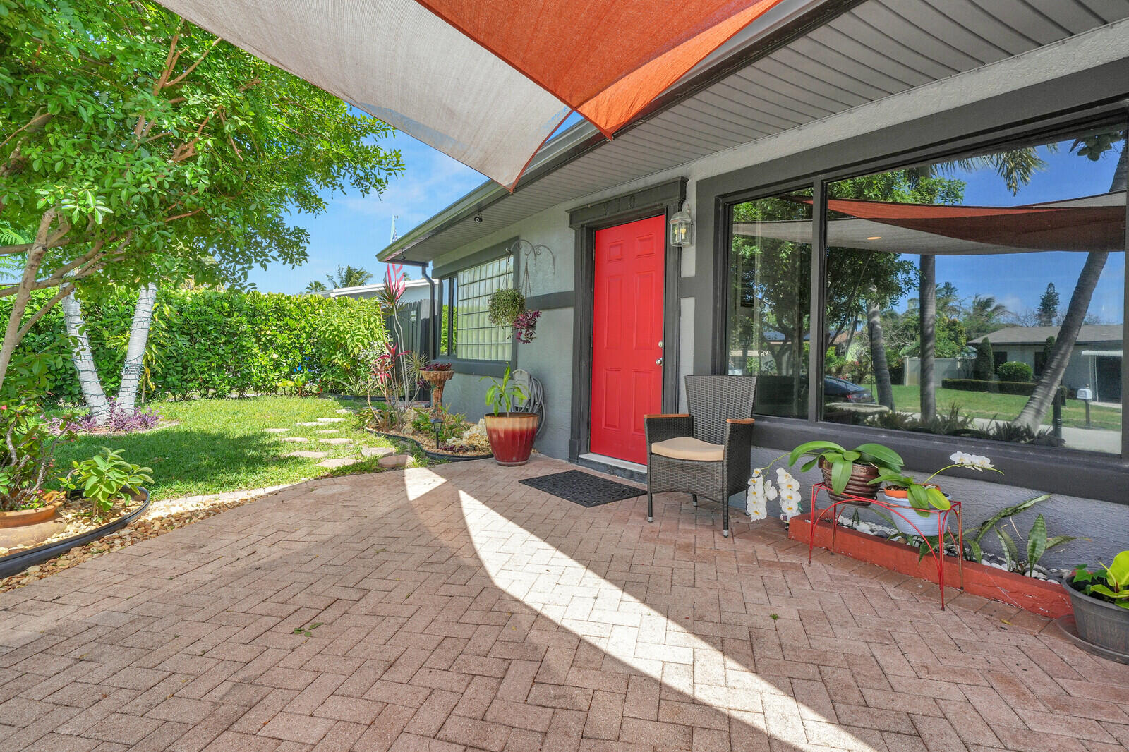 910 NE 23rd Court