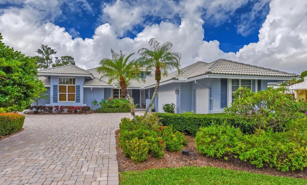 Photo of 1226 SE Brewster Place, Stuart, FL 34997 (MLS # R11153524)