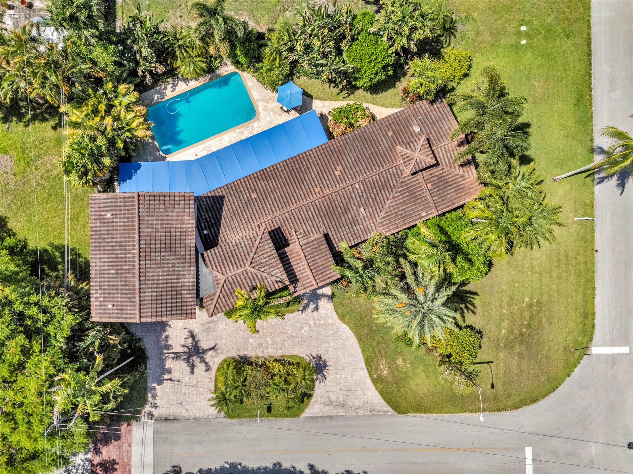 701 NW 24th St
