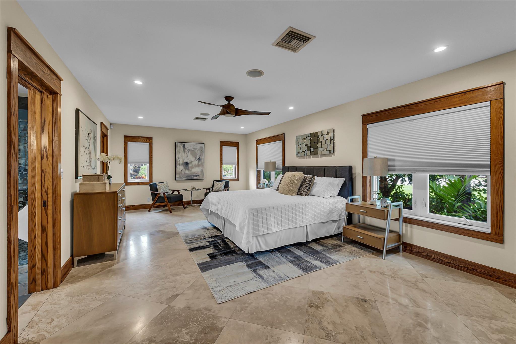 701 NW 24th St