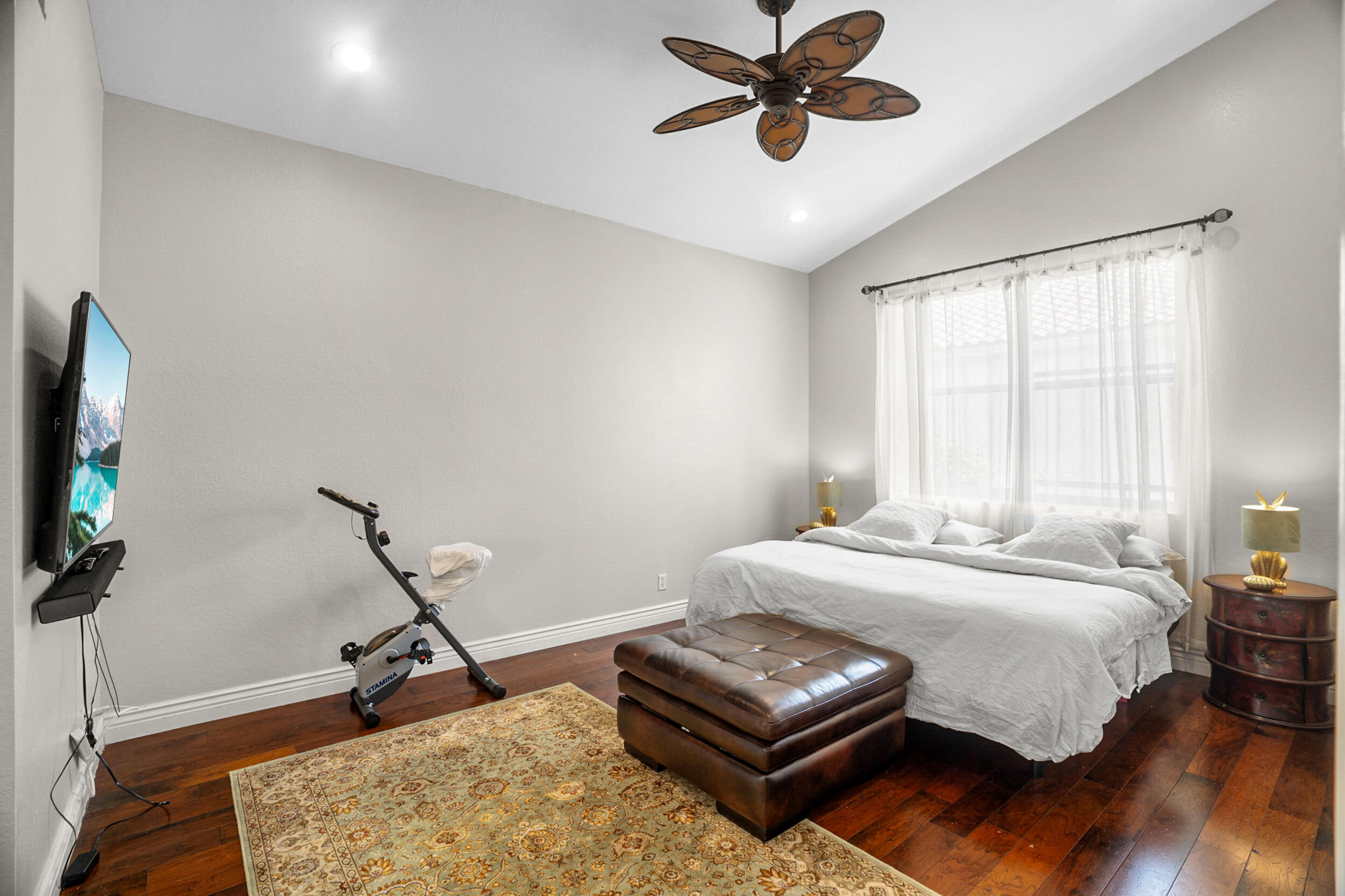 LYONS WEST - Residential