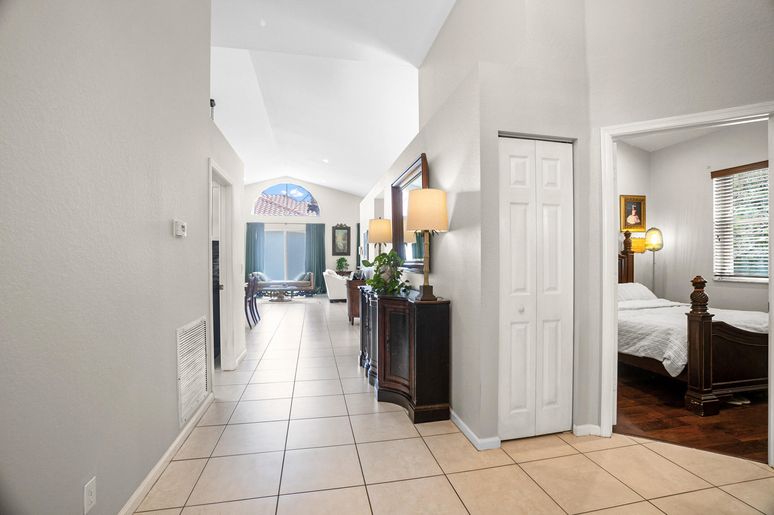 LYONS WEST - Residential