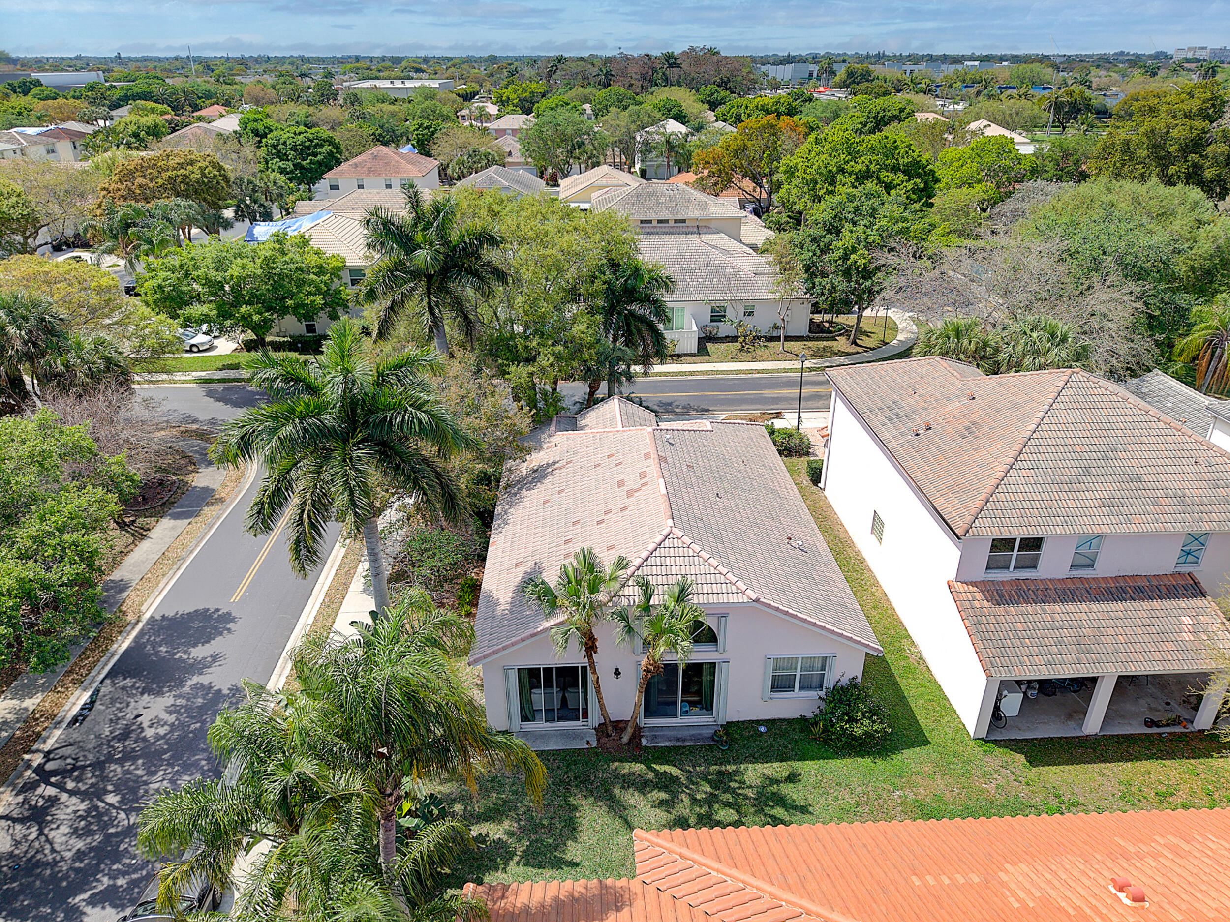 LYONS WEST - Residential