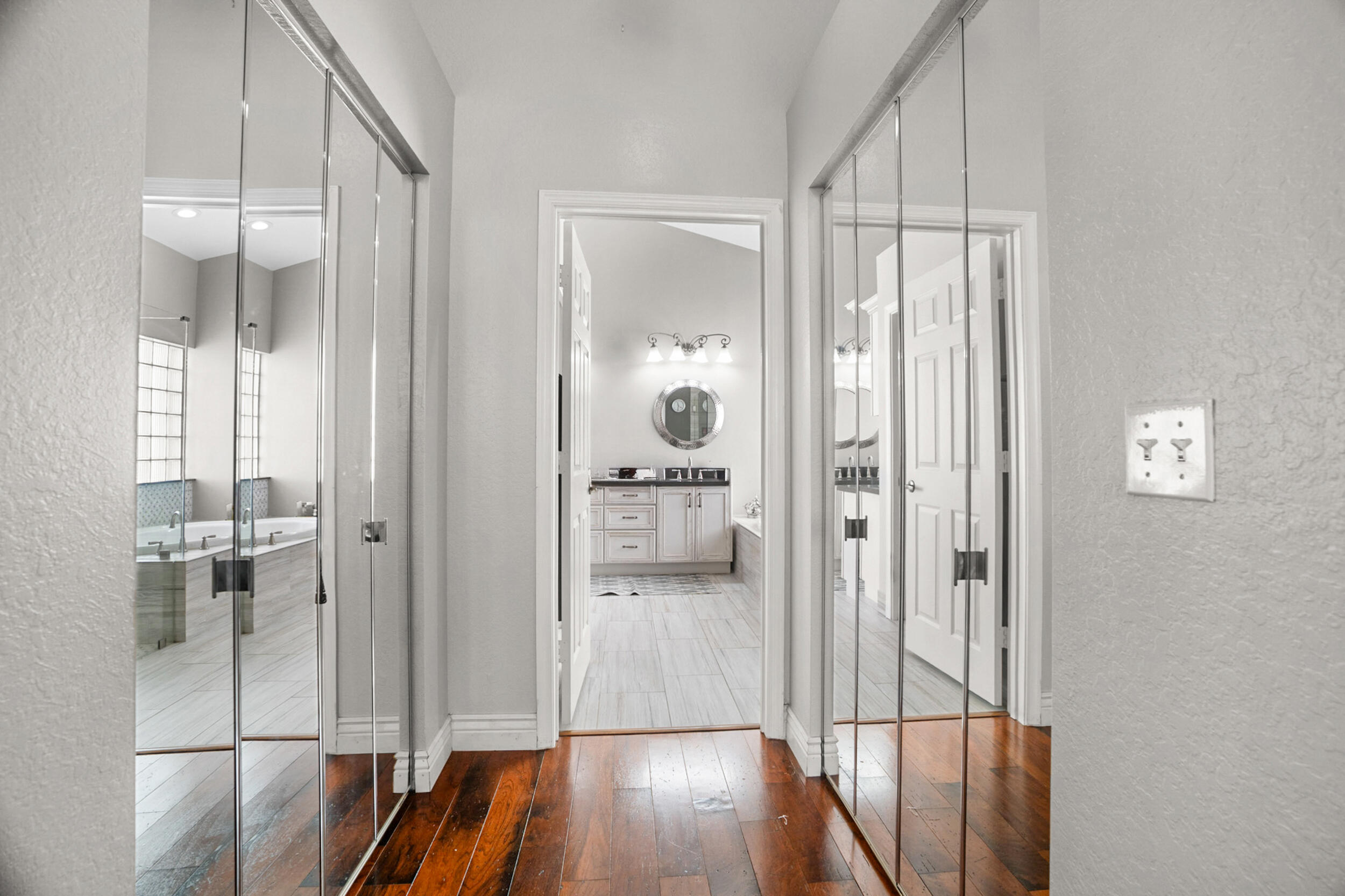 LYONS WEST - Residential