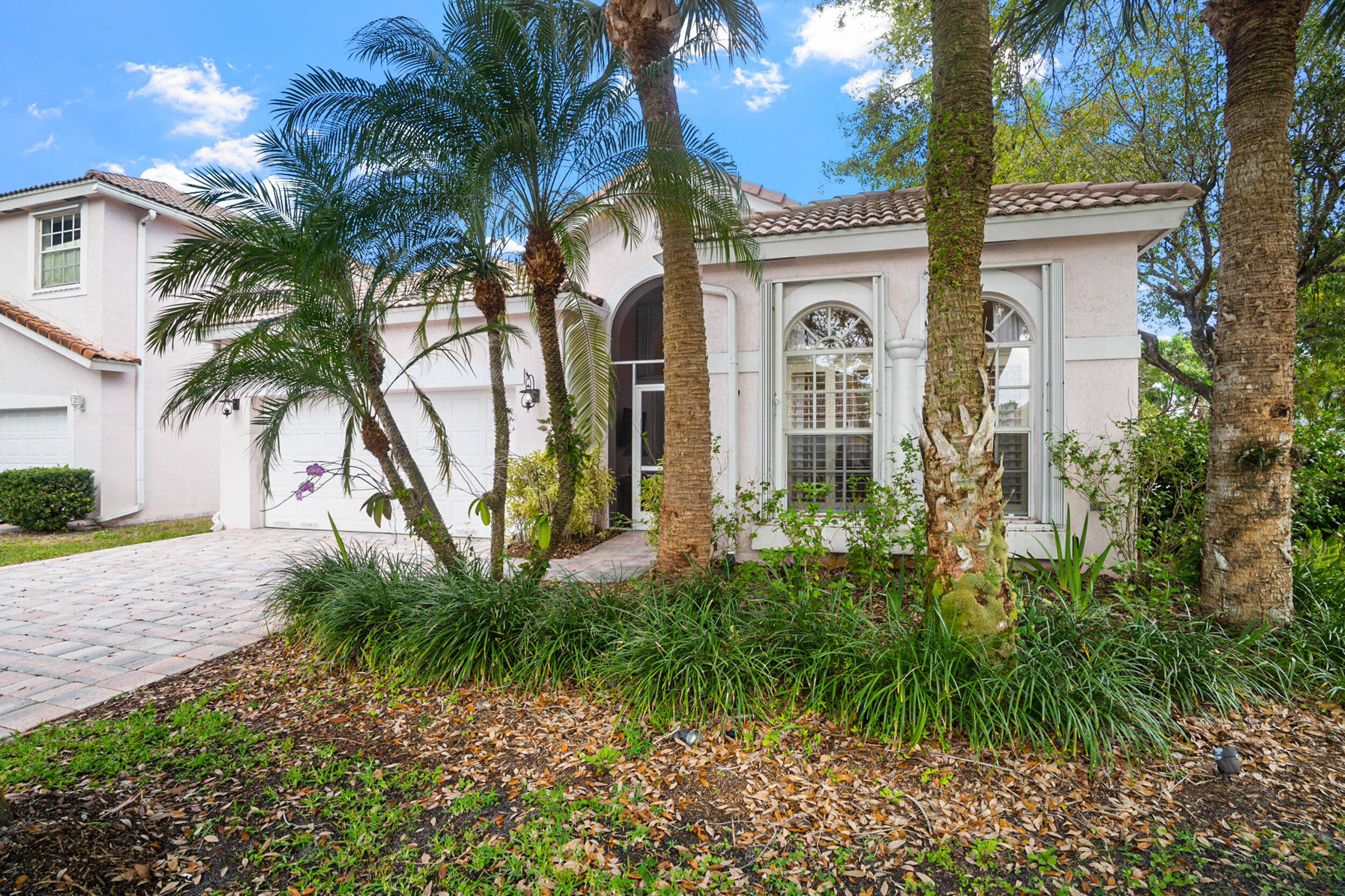 LYONS WEST - Residential