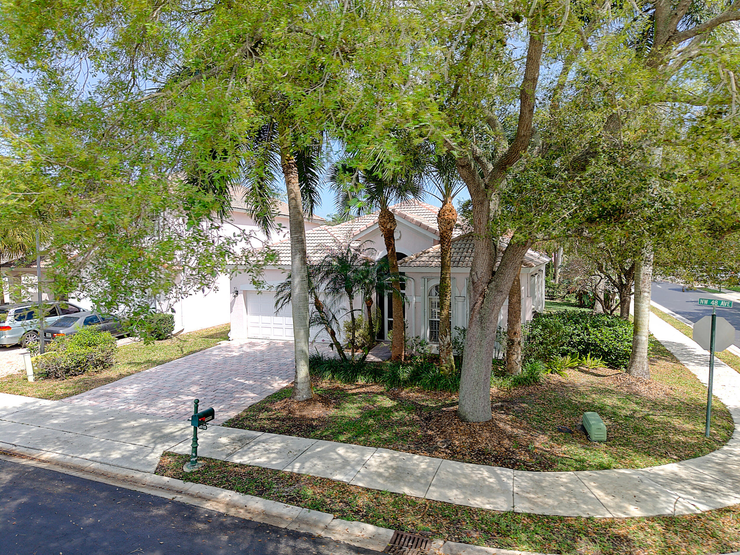 LYONS WEST - Residential