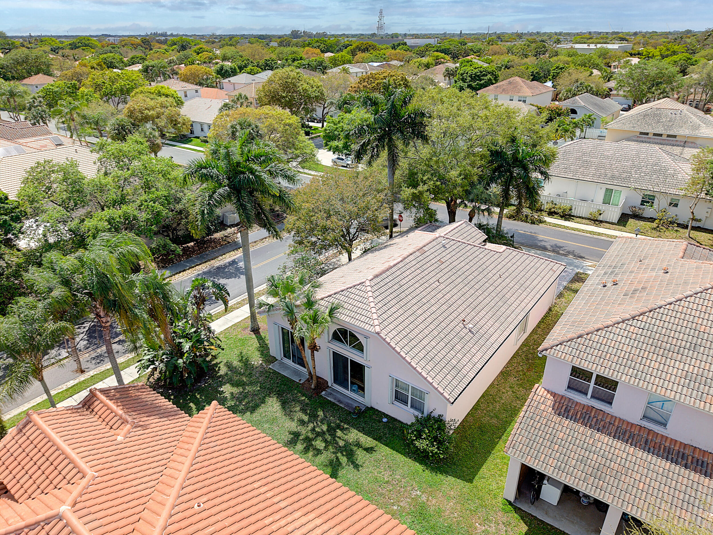 LYONS WEST - Residential