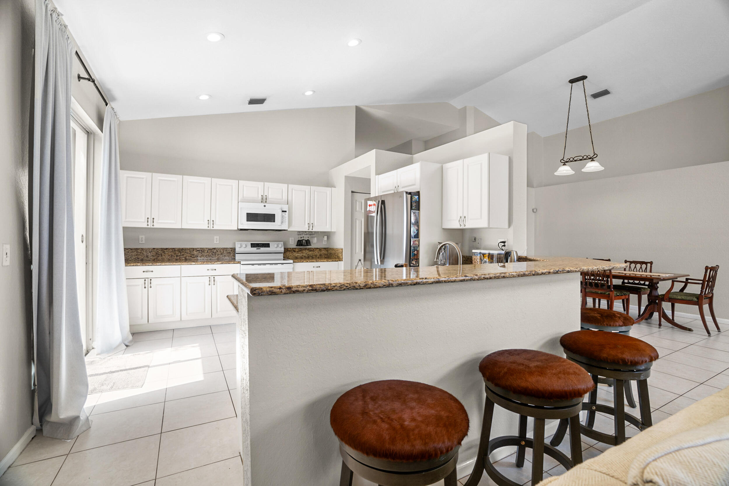 LYONS WEST - Residential