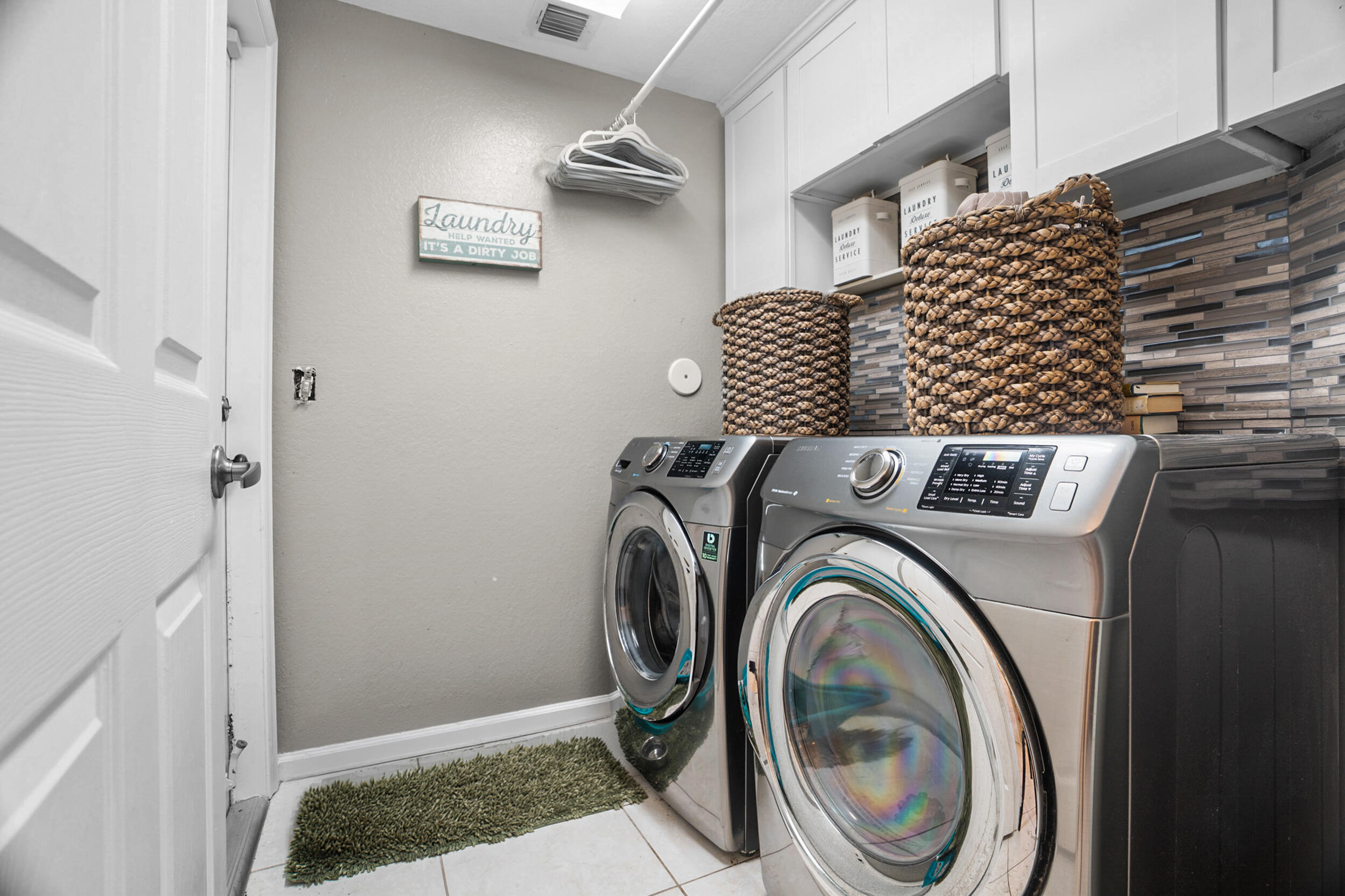 LYONS WEST - Residential