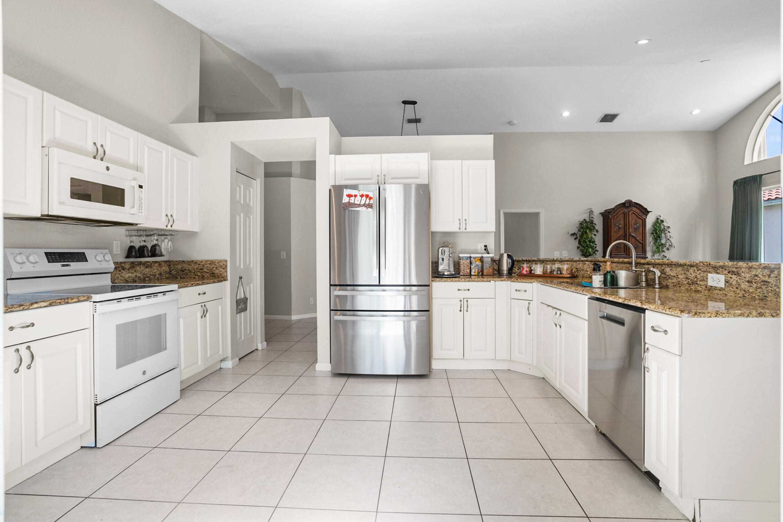 LYONS WEST - Residential