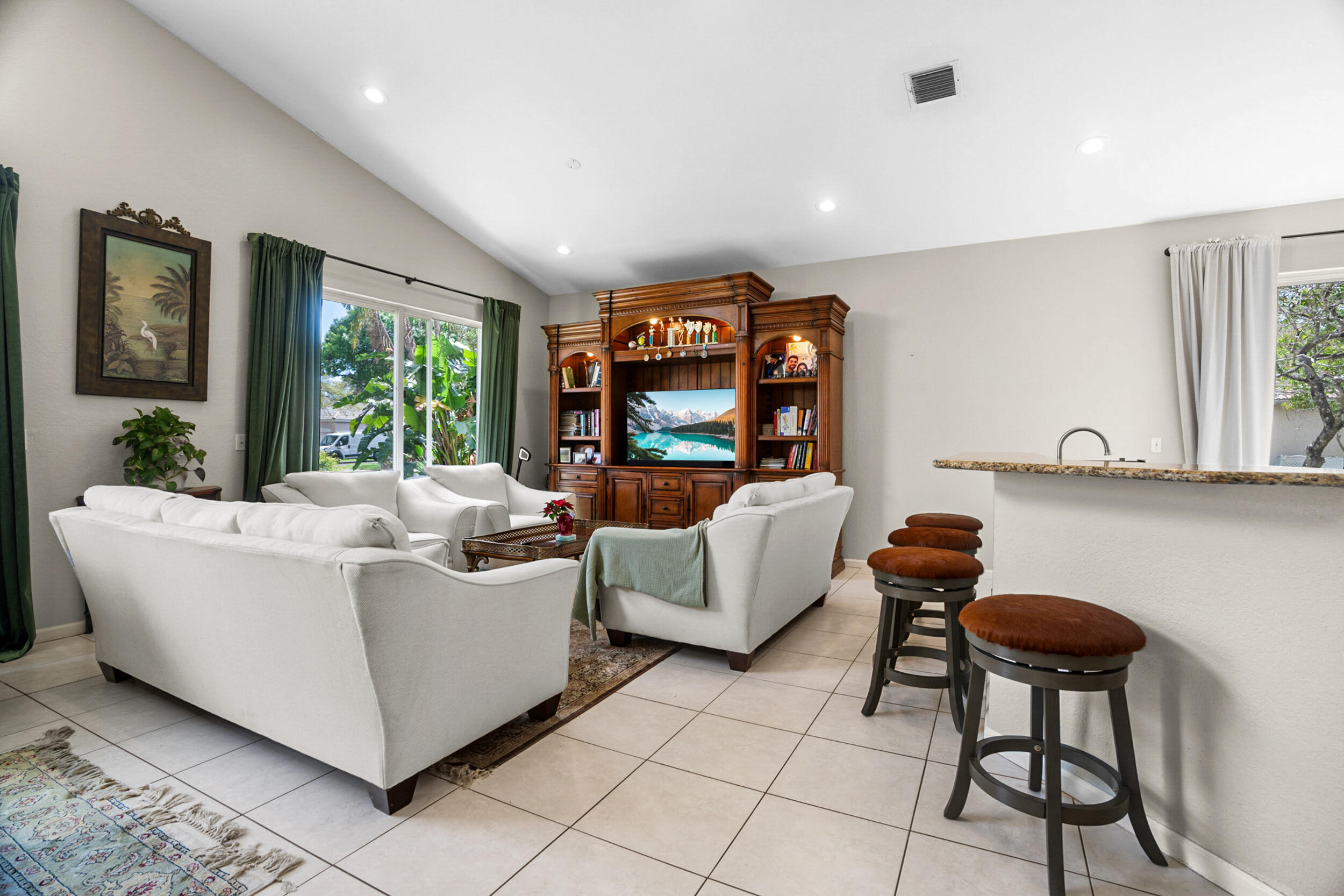 LYONS WEST - Residential