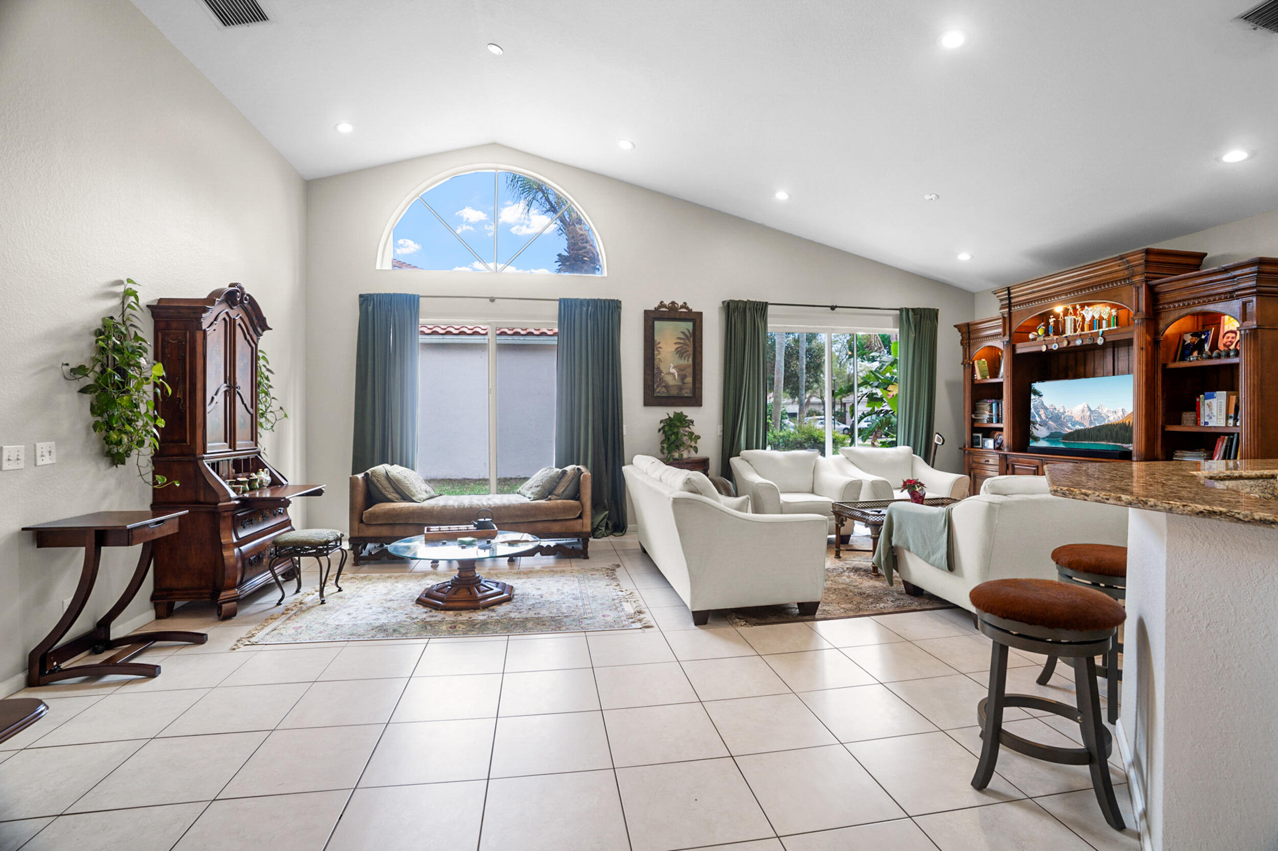 LYONS WEST - Residential