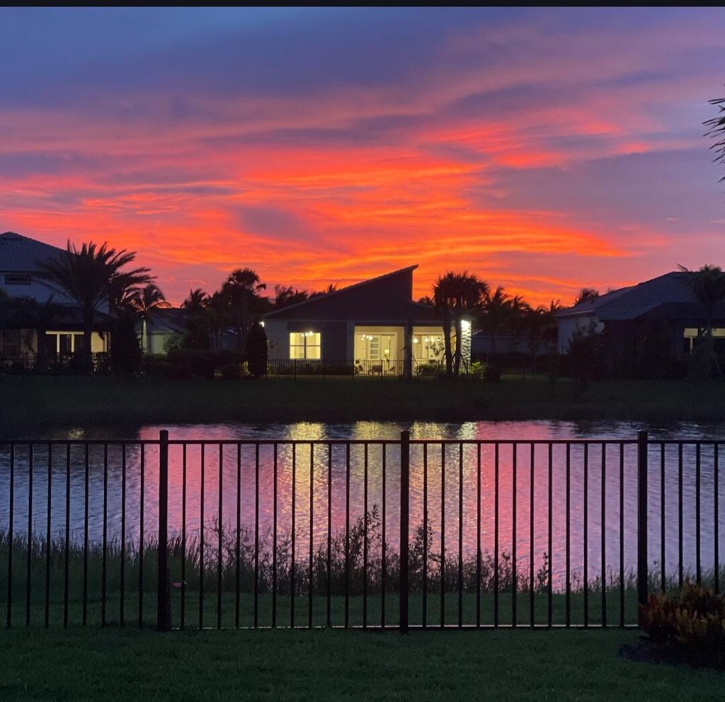 Photo of 10332 Northbrook Circle, Palm Beach Gardens, FL 33412 (MLS # R11167518)