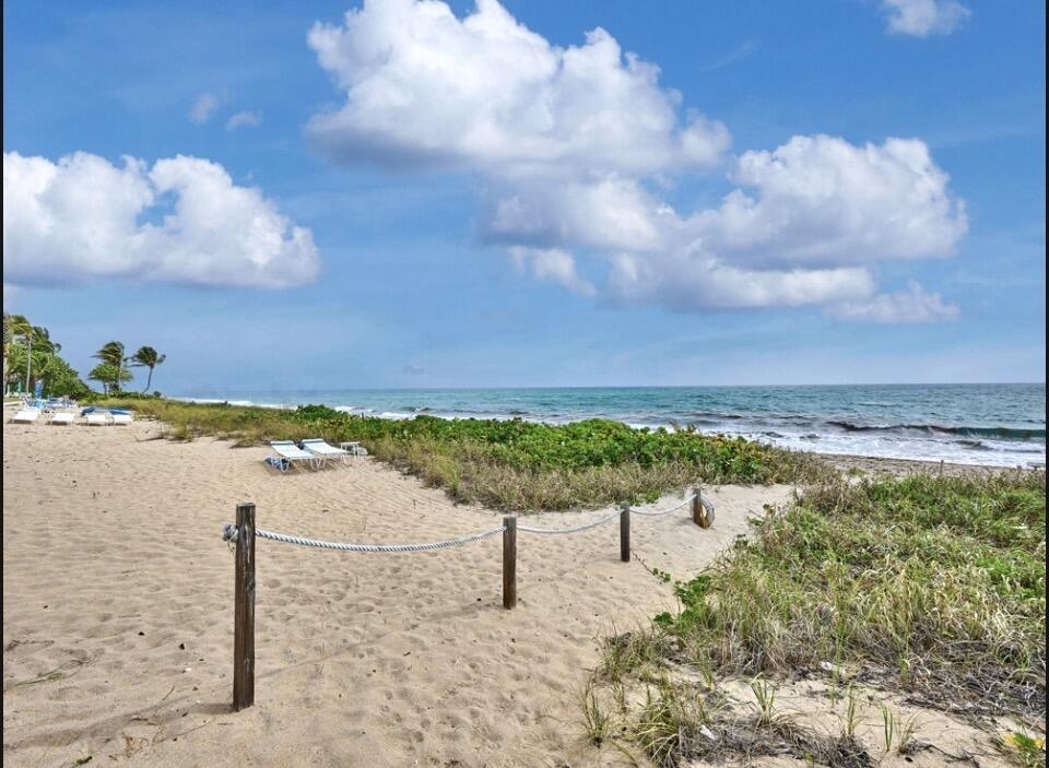 1043 Hillsboro Mile 21c