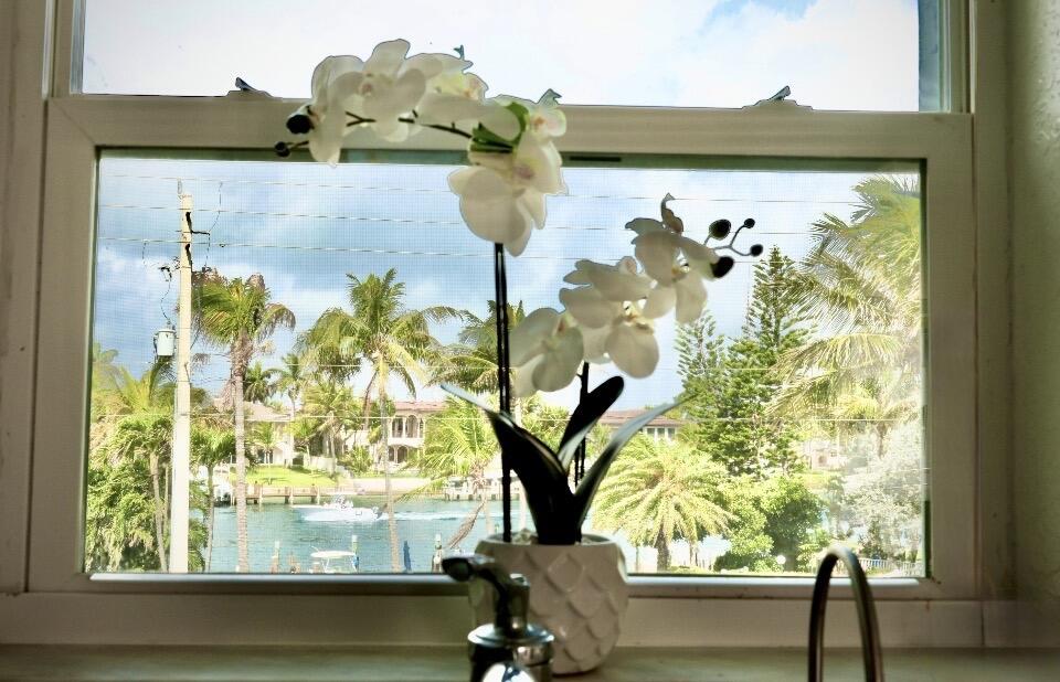 HILLSBORO MILE OCEAN APTS SEC 2 - Residential