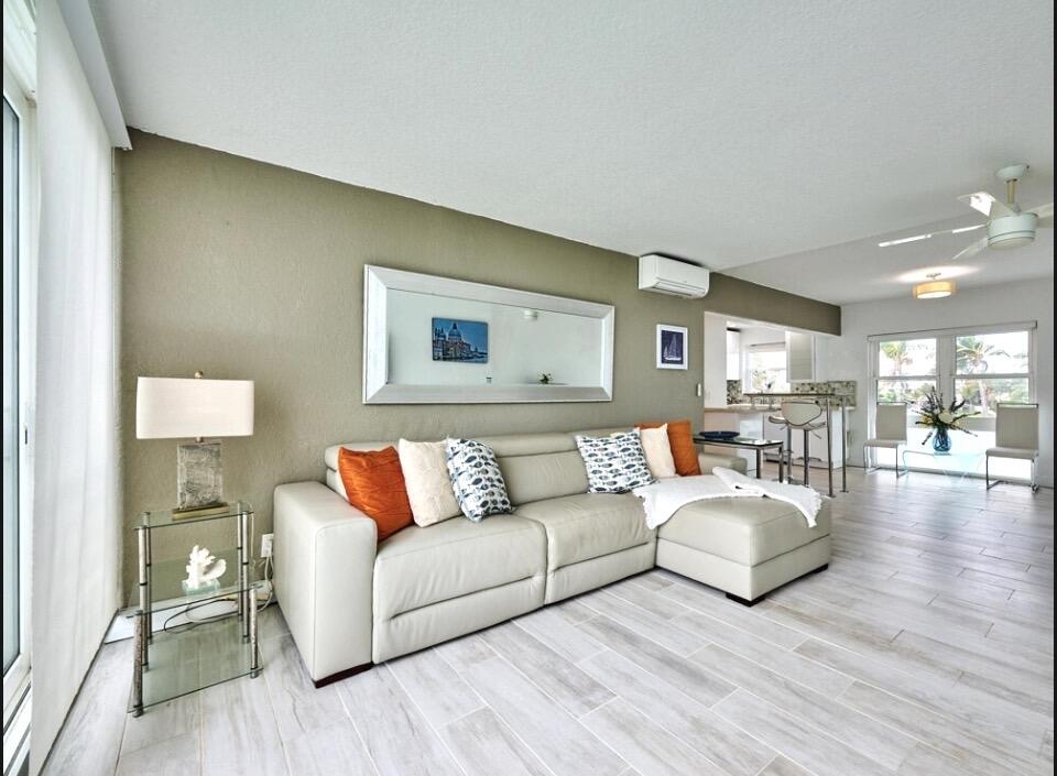 HILLSBORO MILE OCEAN APTS SEC 2 - Residential