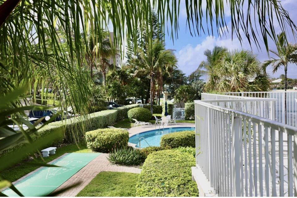 HILLSBORO MILE OCEAN APTS SEC 2 - Residential