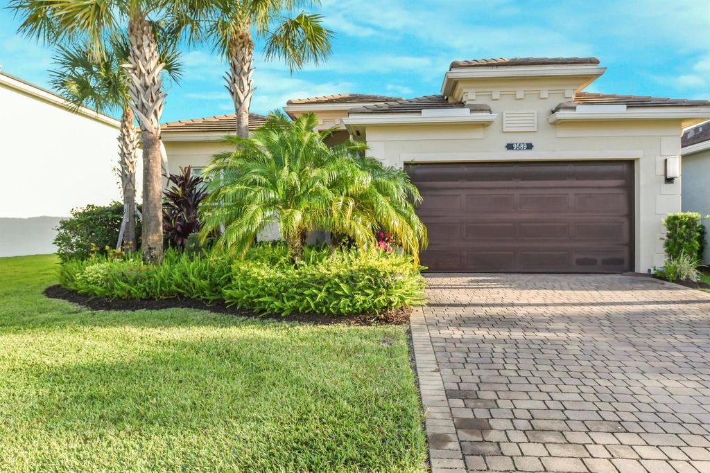 Photo of 9589 Highland Pointe Pass Pass, Delray Beach, FL 33446 (MLS # R11071324)
