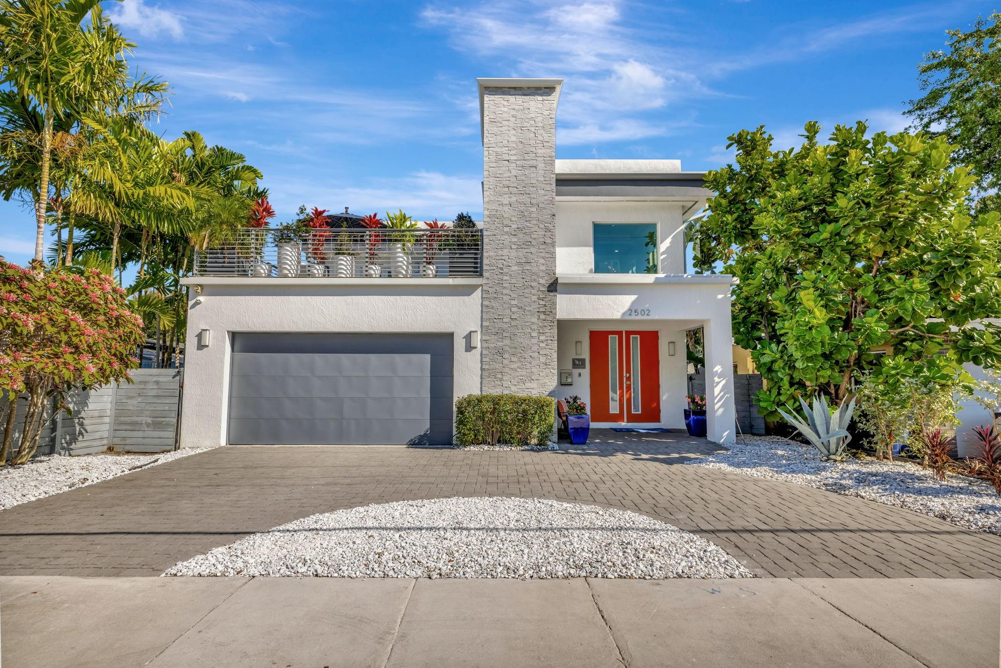 2502 NE 6th Ave