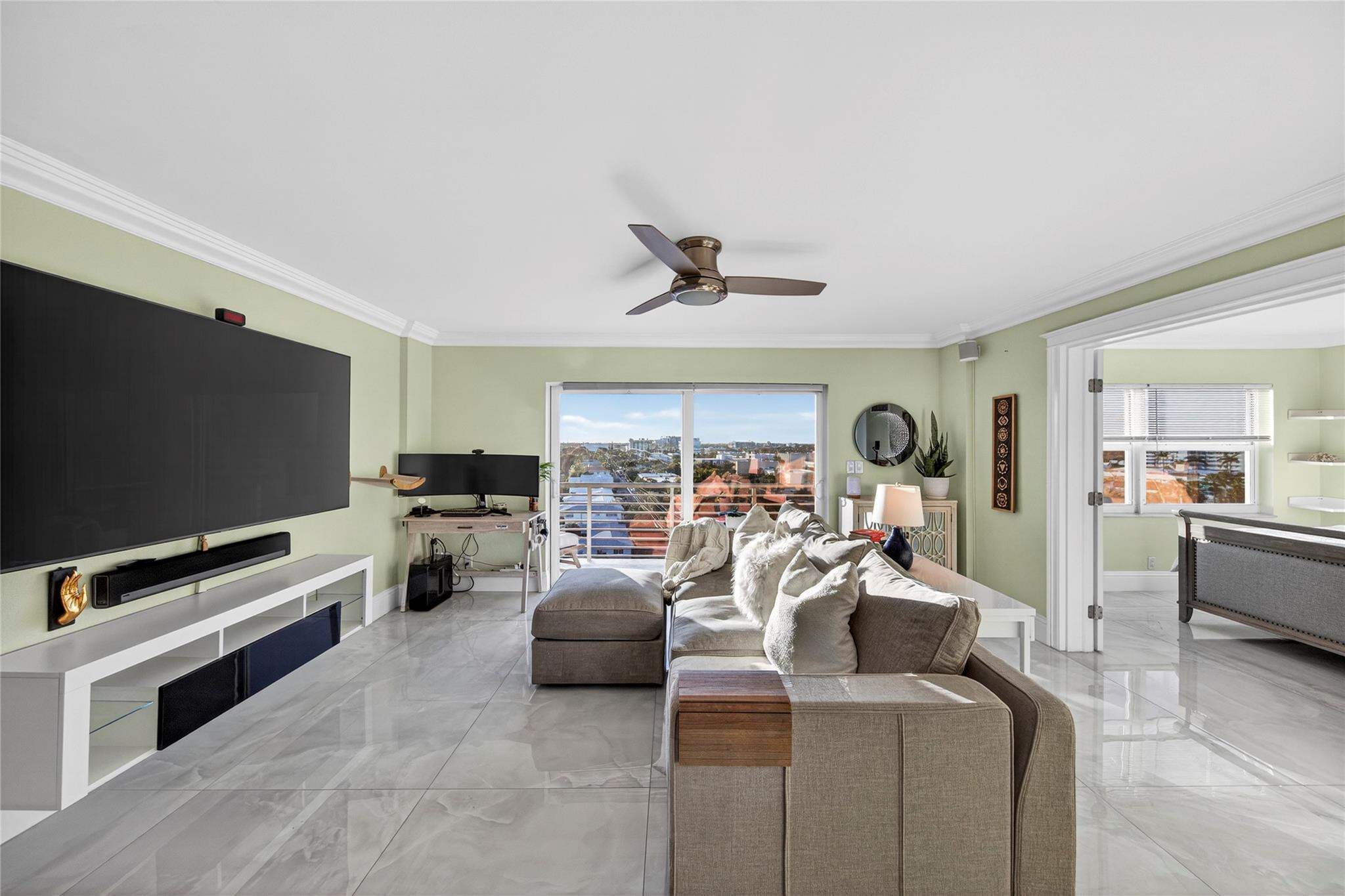 LAUDERDALE TOWER - Residential