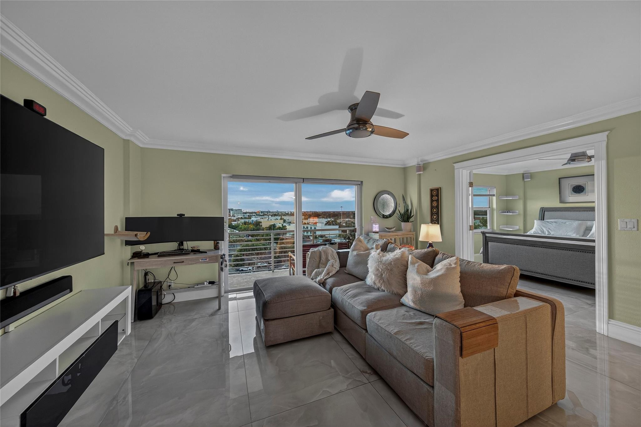 LAUDERDALE TOWER - Residential