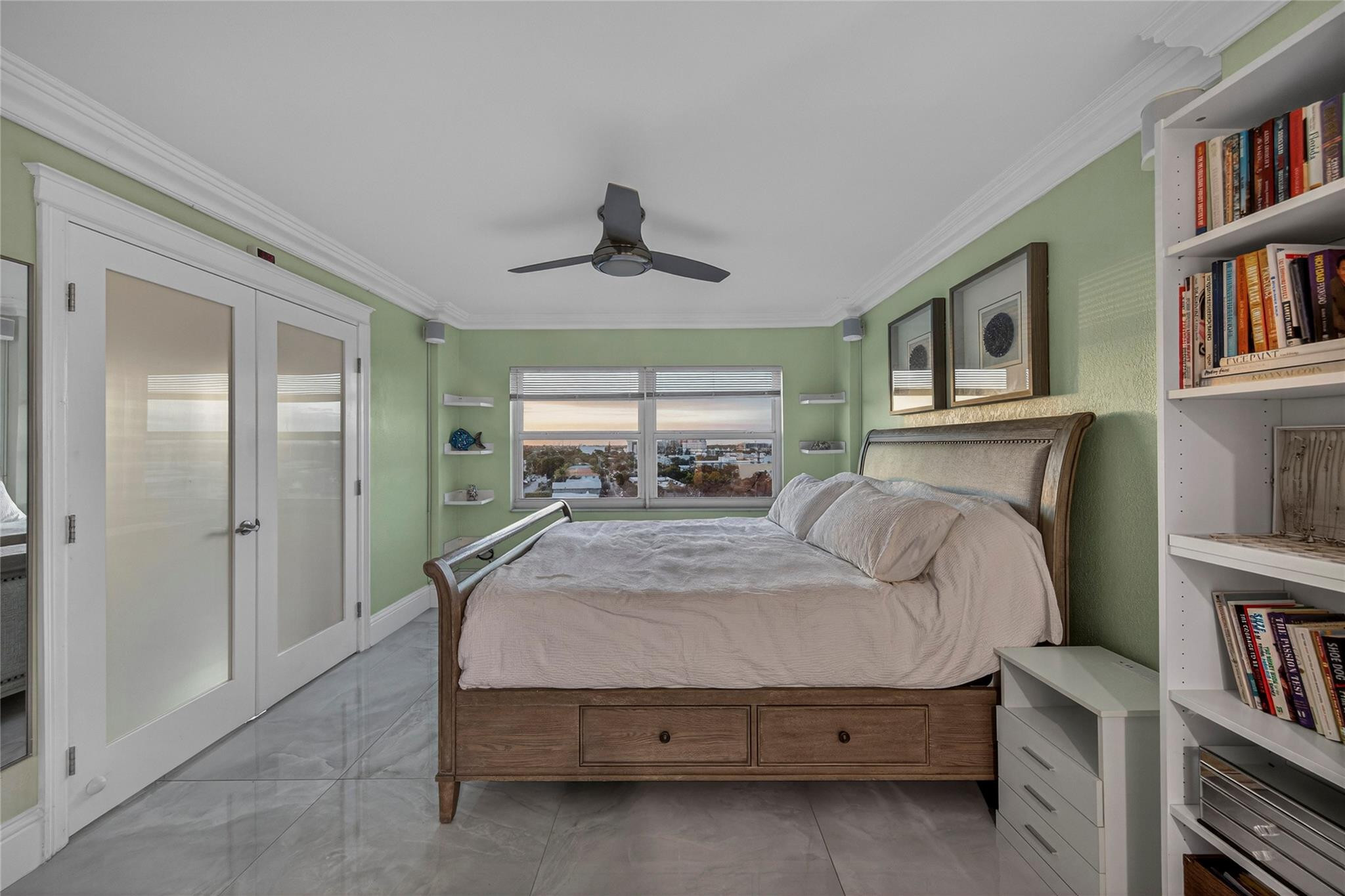 LAUDERDALE TOWER - Residential