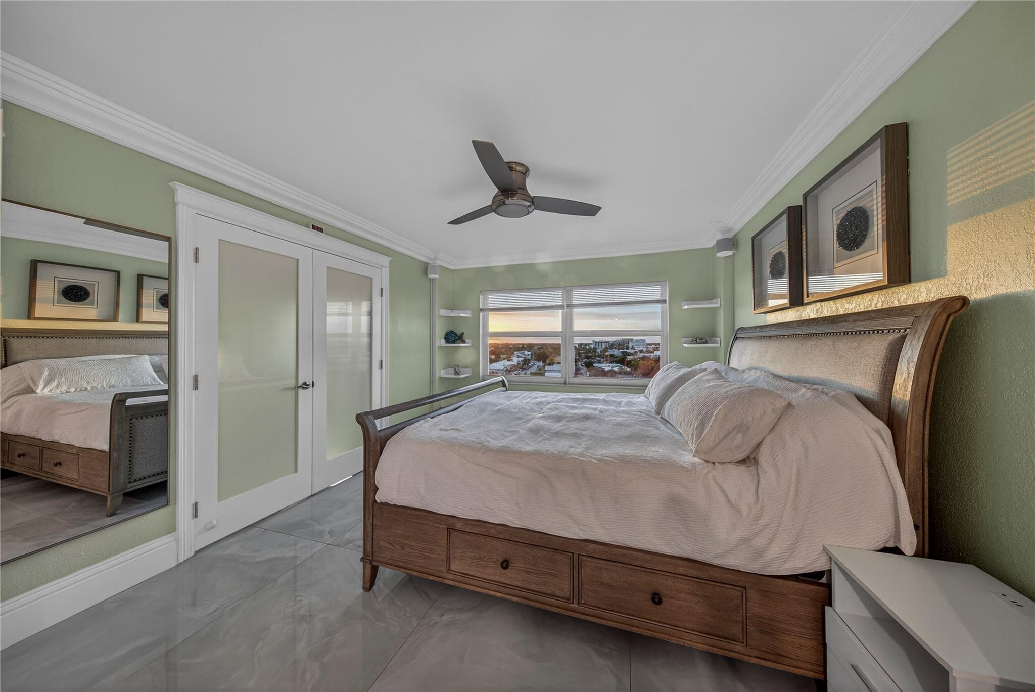 LAUDERDALE TOWER - Residential